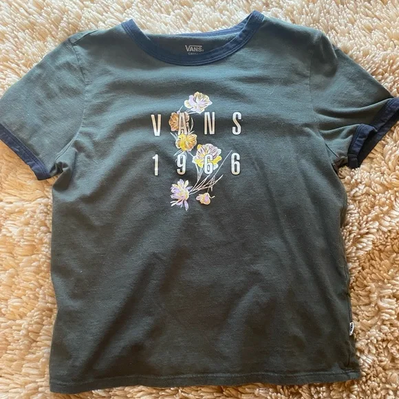 Vans, the green and crème shirts are small the white and green one is medium - Picture 3 of 8